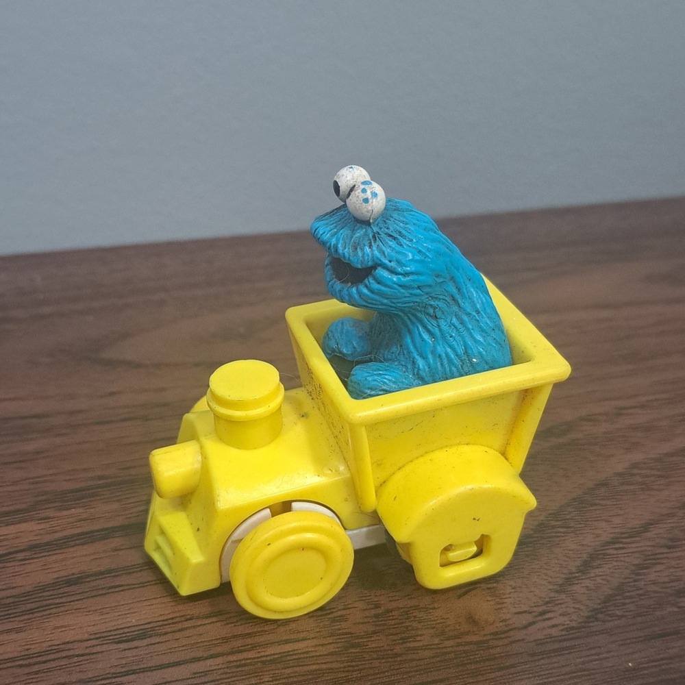 VTG Illco Sesame Street Cookie Monster Yellow Train Engine Toy Jim Henson‎ Retro